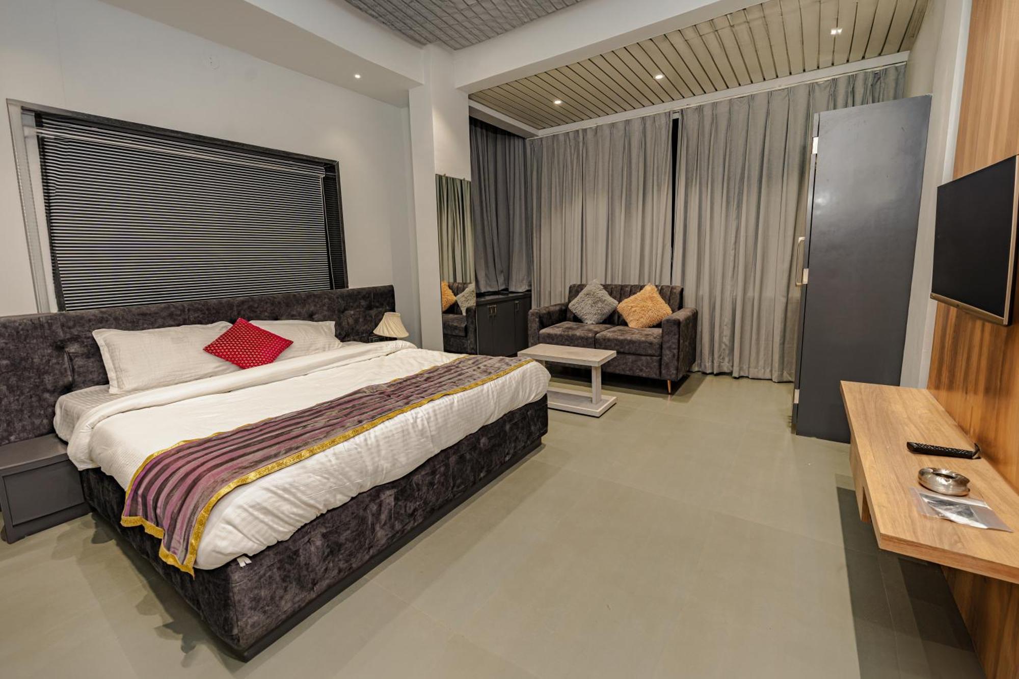 Hotel Mountain View Nashik Exterior photo